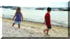 Kids On Pulau Ubin Beach.jpg (48503 bytes)