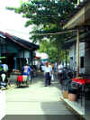 Pulau Ubin Main Street.jpg (54608 bytes)